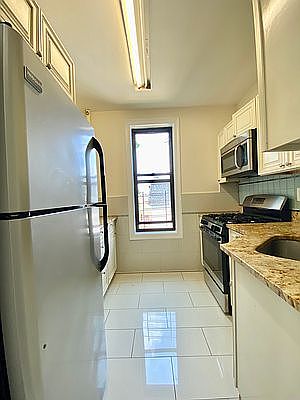 5th image of 780 E 2nd St #3DD