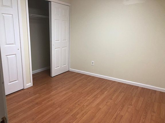 3rd image of 111 Wade Ln