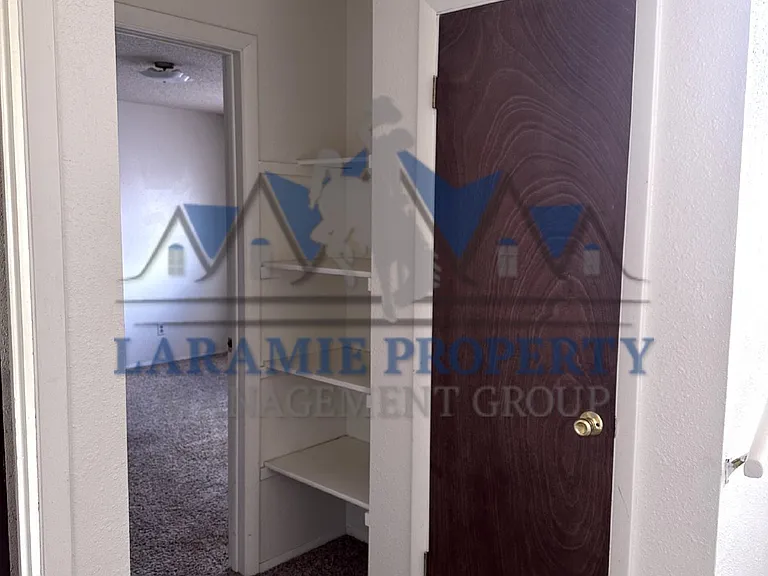 714 Downey St #18 — Photo 12