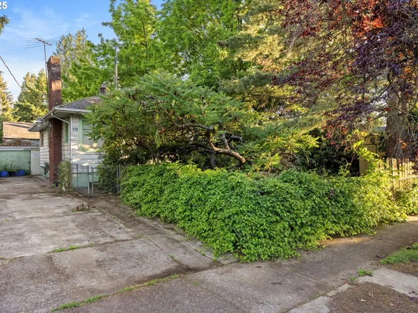 118 NE Russet St, Portland, OR 97211
