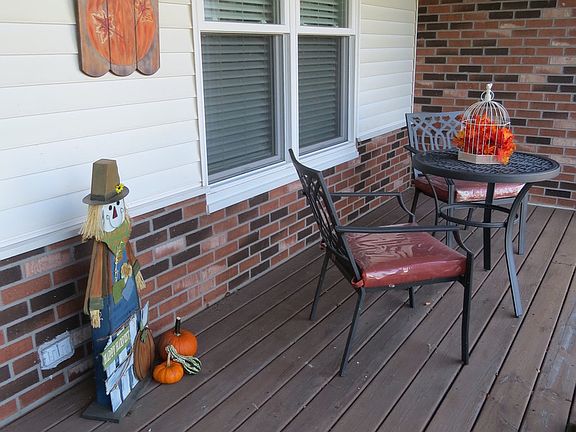 2nd image of 10 Derby Ct
