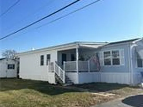 4 Grove Street, East Windsor, CT 06088