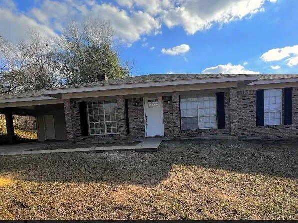 204 Walnut Dr, Petal, MS 39465