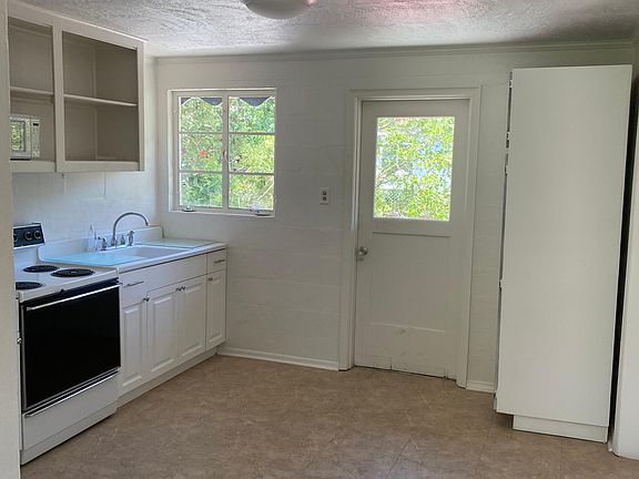 2nd image of 254 Garden Ln