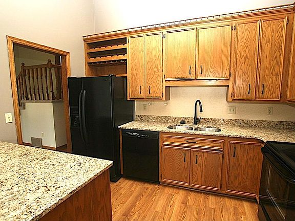 5th image of 13351 Morgan Ave S