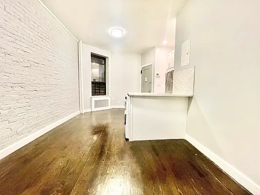 Rented by Century 21 Premier  | media 16