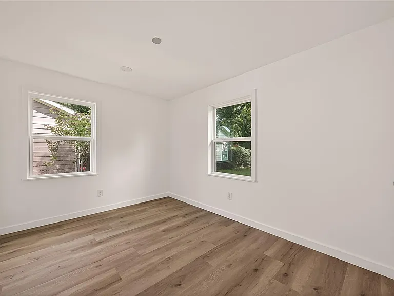 3922 Alsace St — Photo 23