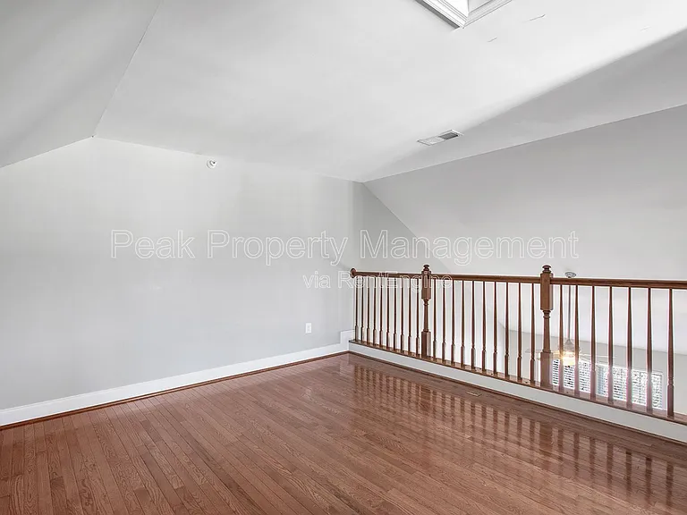 3823 Maher Mnr — Photo 29