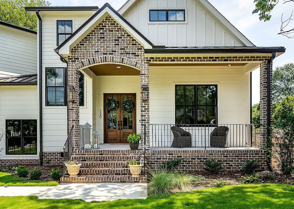 2nd image of 120 Mount Vista Ave