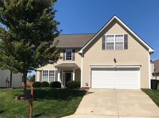 4513 Ridgefall Rd, Greensboro, NC 27410