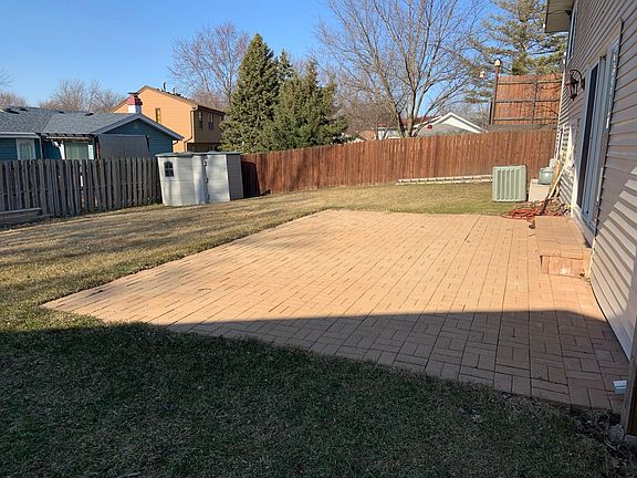 2nd image of 1903 Ashwood Ln