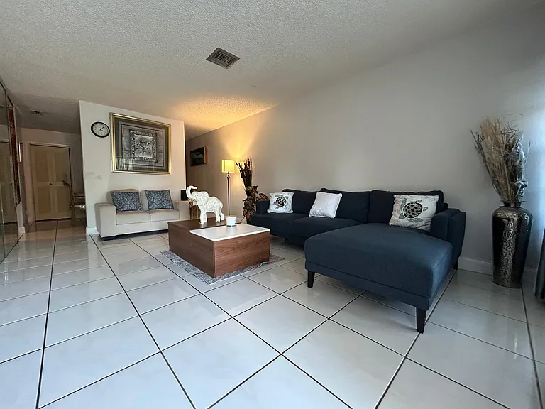 7526 SW 7th Ct — Photo 16