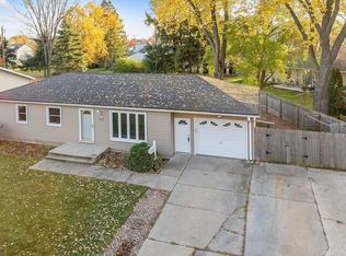 1622 Mayfair St, De Pere, WI 54115