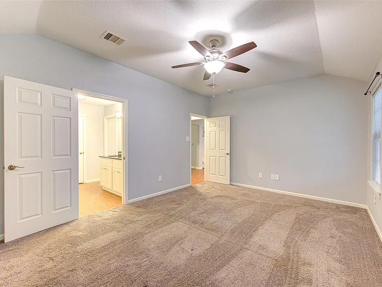 503 W Linney St — Photo 32