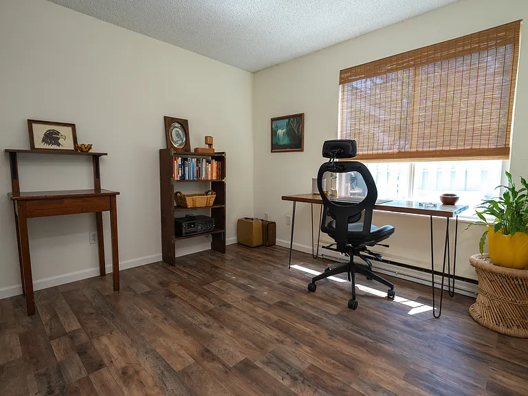 4300 NE Sunset Blvd #J3 — Photo 9
