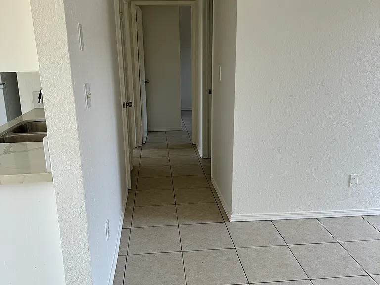 11335 Tiara St #14 — Photo 16