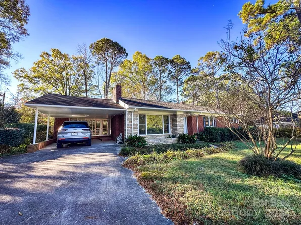 1415 Kingsley Dr, Albemarle, NC 28001