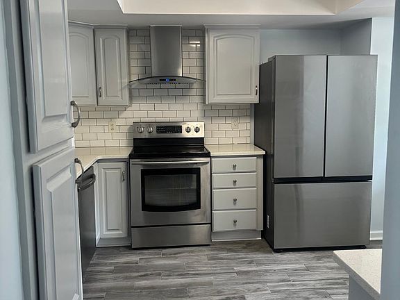 2nd image of 3610 Chimney Creek Dr