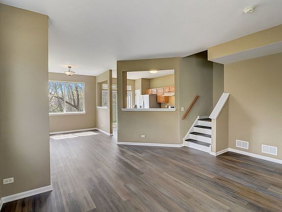 4th image of 77 Keeneland Ct