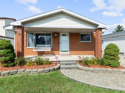 8333 Fremont St, Westland, MI, 48185