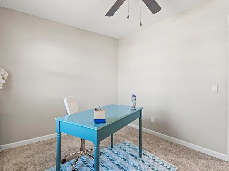 114 E Spruce St — Photo 14