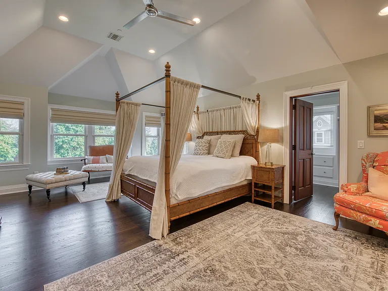 2055 Grandview Dr — Photo 13