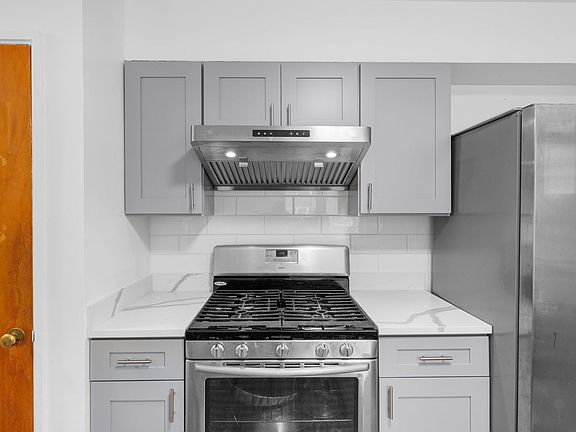 3rd image of 4925 Carol St #D