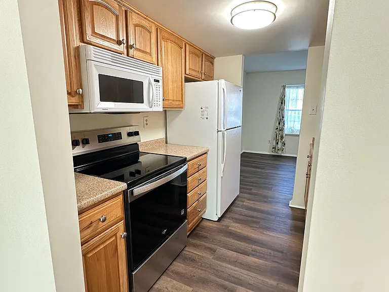 9459 Greenhill Ct — Photo 6