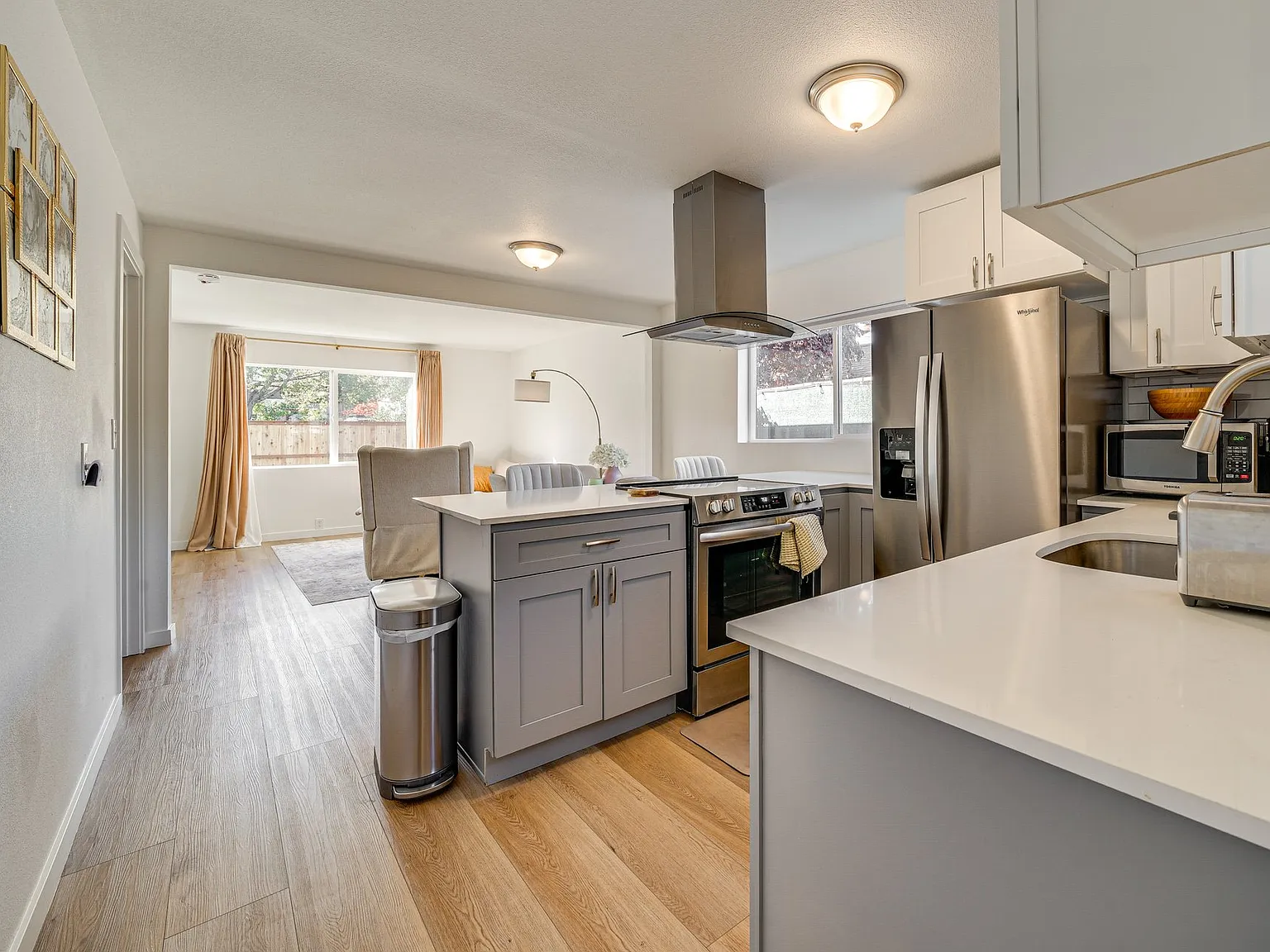 2 bed, 1020 sqft, $2,850 — Photo 4