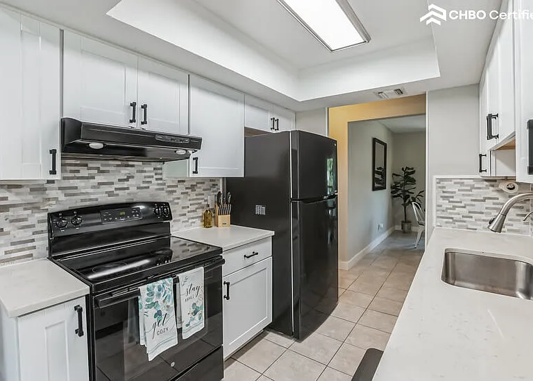 14319 Briartrail St — Photo 8