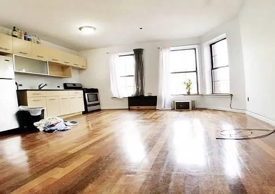 Rented by Brooklyn Group | media 17