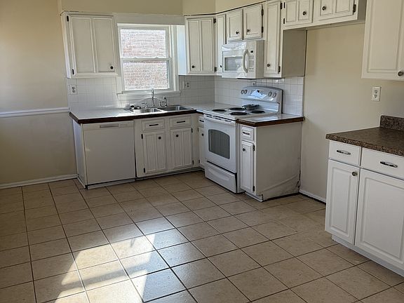 4th image of 8411 Cloverport Dr