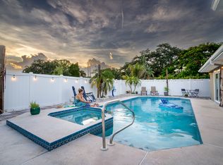 1634 10th St SW, Seminole, FL 33778