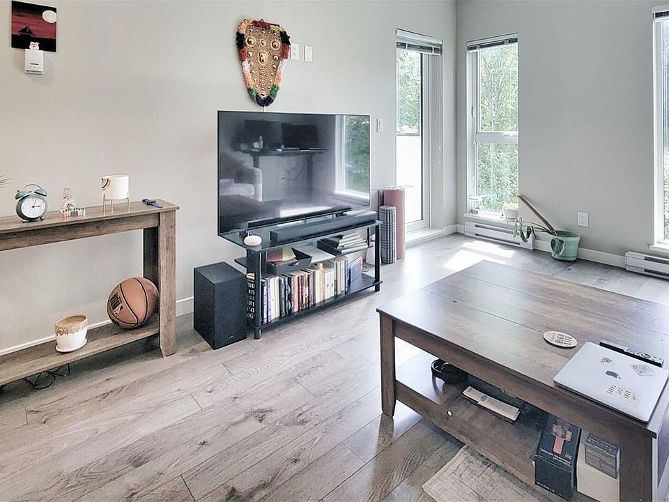 1st image of 767 Tyee Rd #304