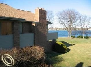 3835 Pine Harbor Dr #1, West Bloomfield, MI 48323
