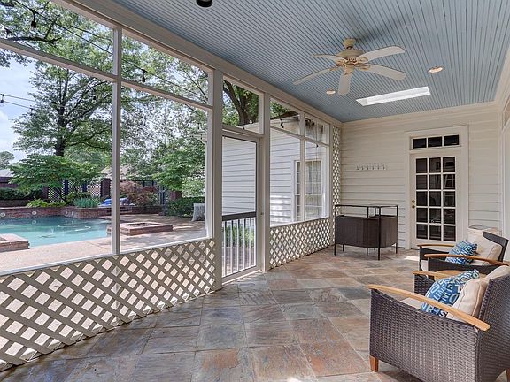 4th image of 2139 Knoll Ln