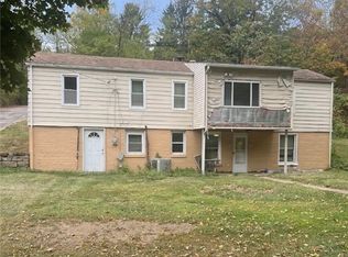 580 Boggs School Rd, Coraopolis, PA 15108