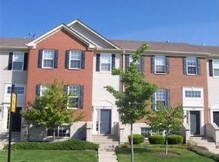 142 Jackson St, Gilberts, IL 60136