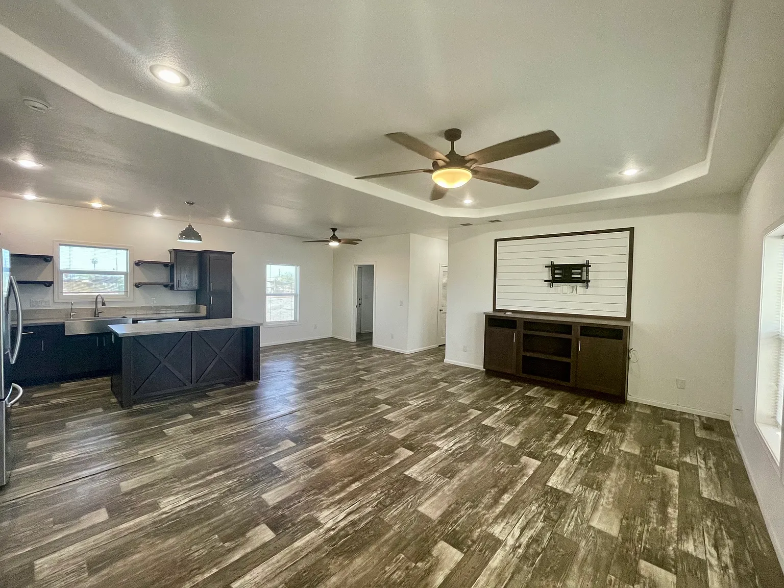 4 bed, 2072 sqft, $2,200 — Photo 1