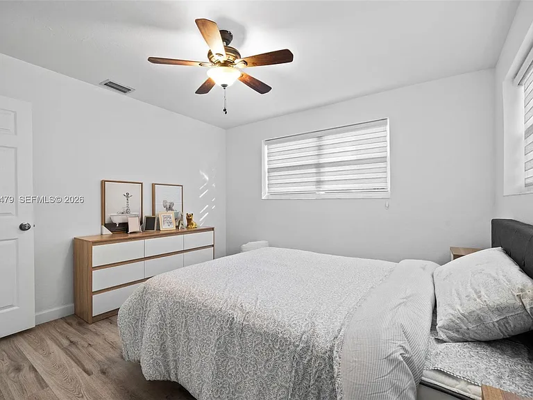 2819 Cleveland St — Photo 22