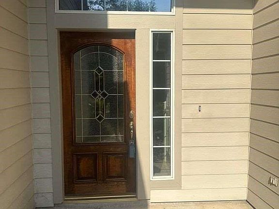 2nd image of 127 W Burberry Cir