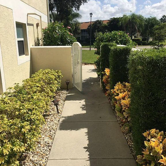 5055 Cedar Springs Dr #101 — Photo 3