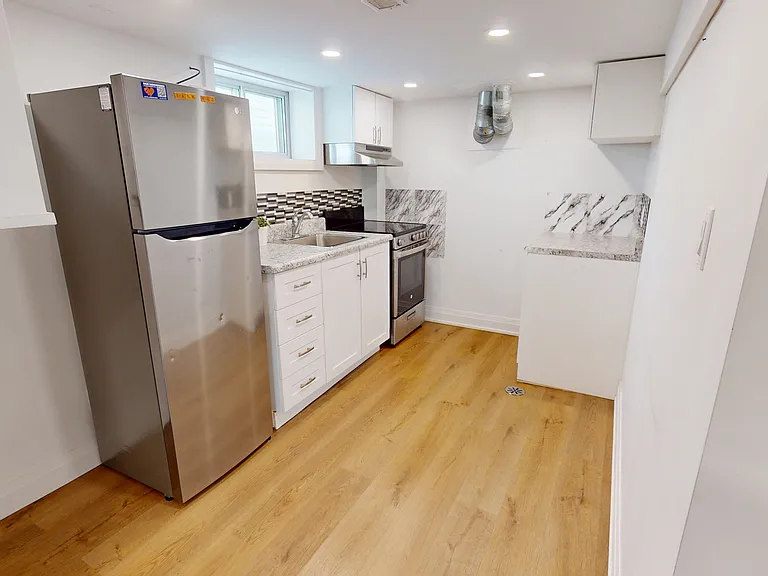 275 Oakwood Ave — Photo 31