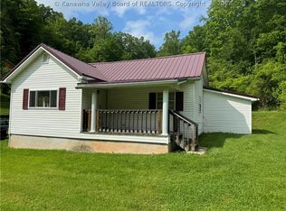 3311 Edens Fork Rd, Charleston, WV 25312