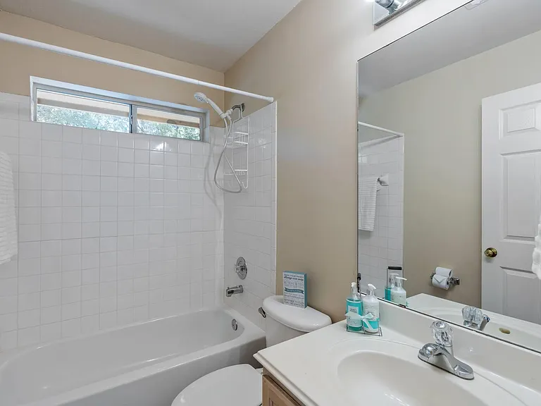 7704 Plateau Cv — Photo 23