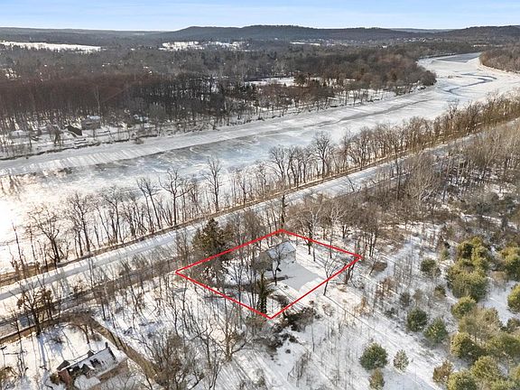 4th image of 1486 River Rd