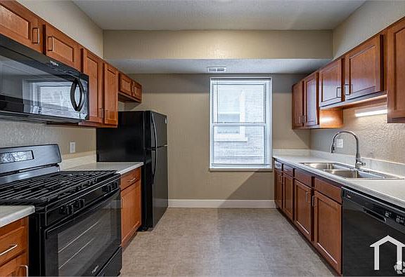 3rd image of 1000 Paseo Blvd #A1cvh4zgy