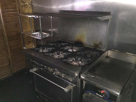 4th image of 358 Uniondale Ave