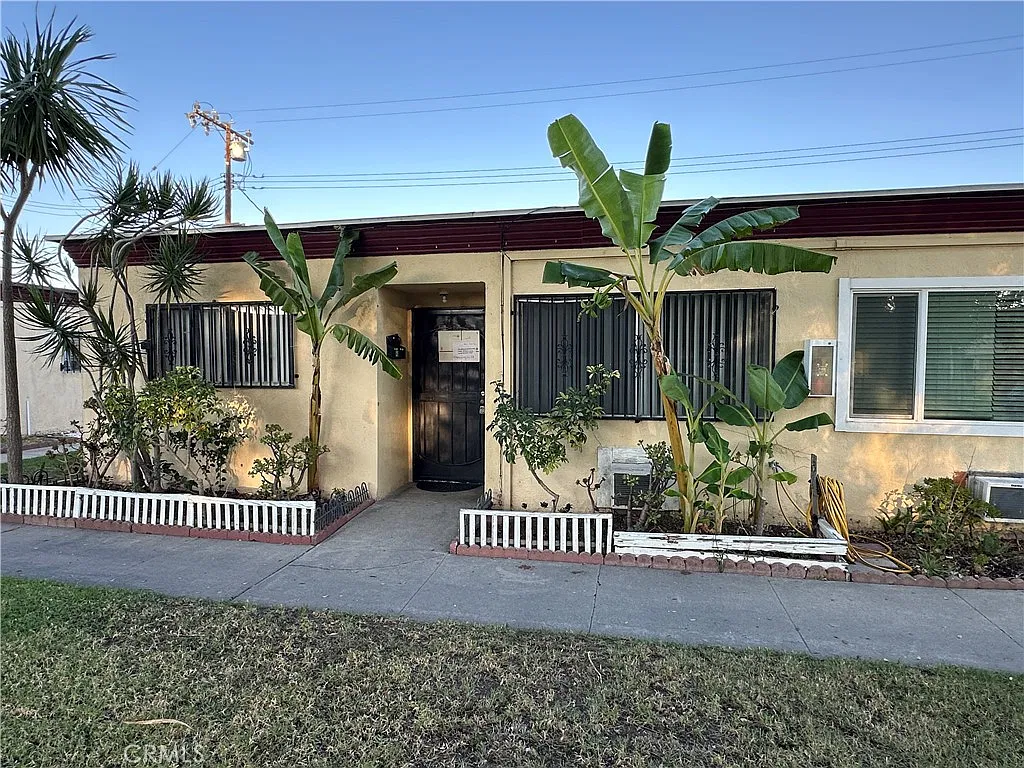 2 bed, 921 sqft, $2,680 — Photo 2