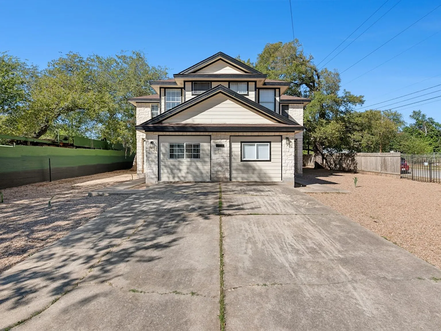 1708 E 17th St #A - Newly Remodeled Duplex Great Location! — Photo 3